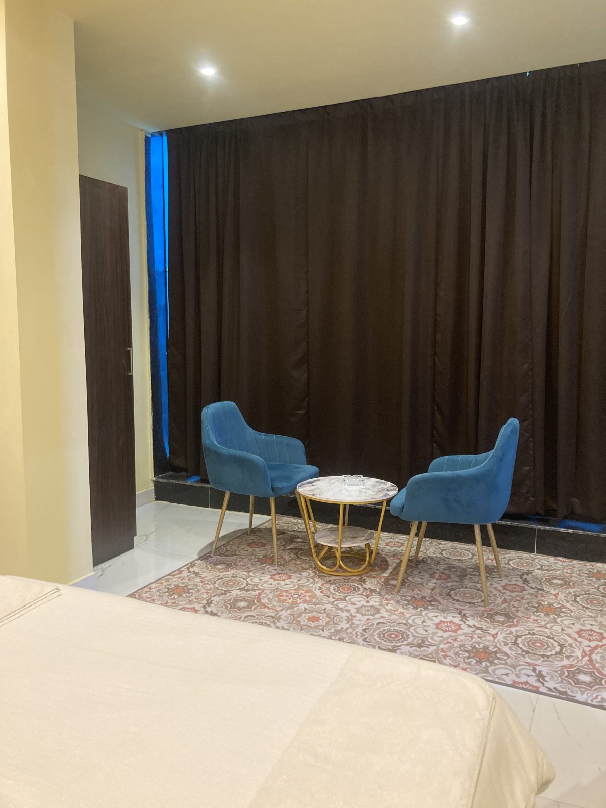Triple Room Hotel — media 5