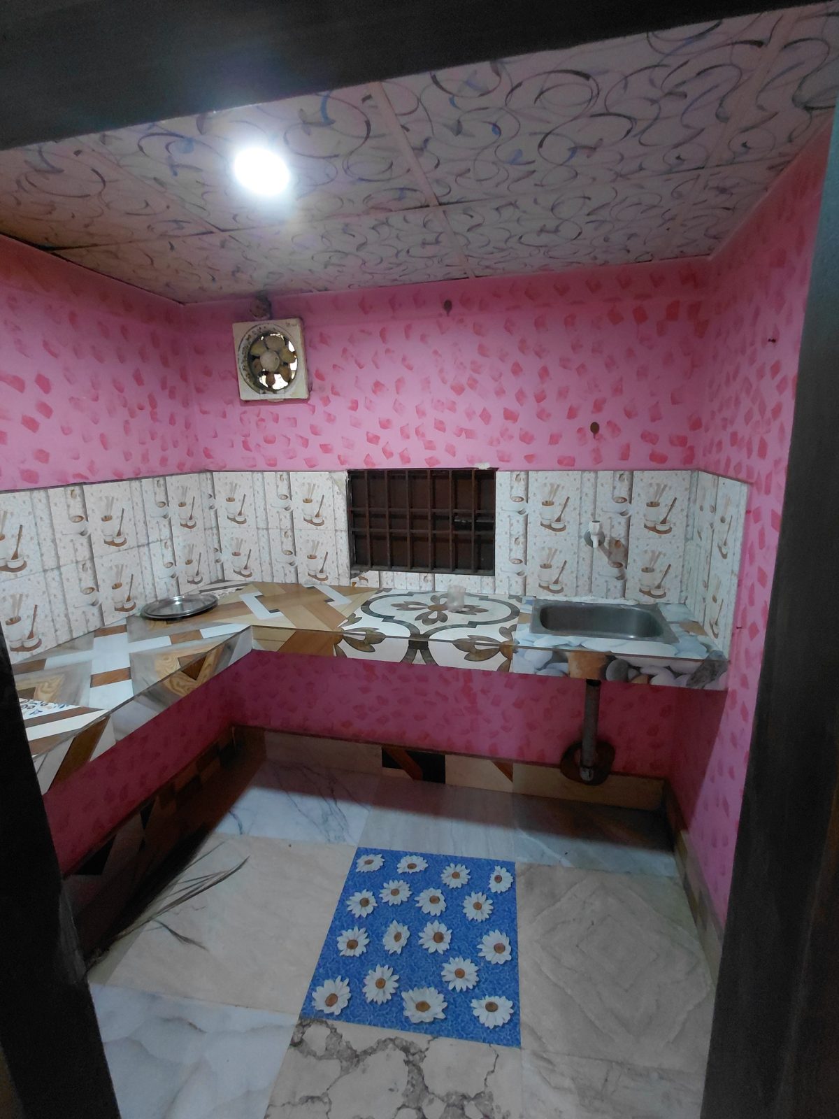 2 RK Room photo 1