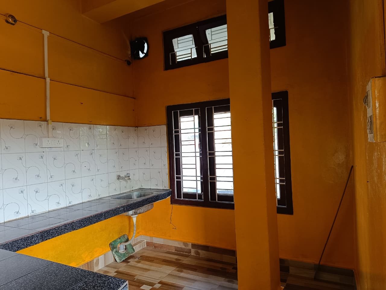 2 BHK Room photo 1
